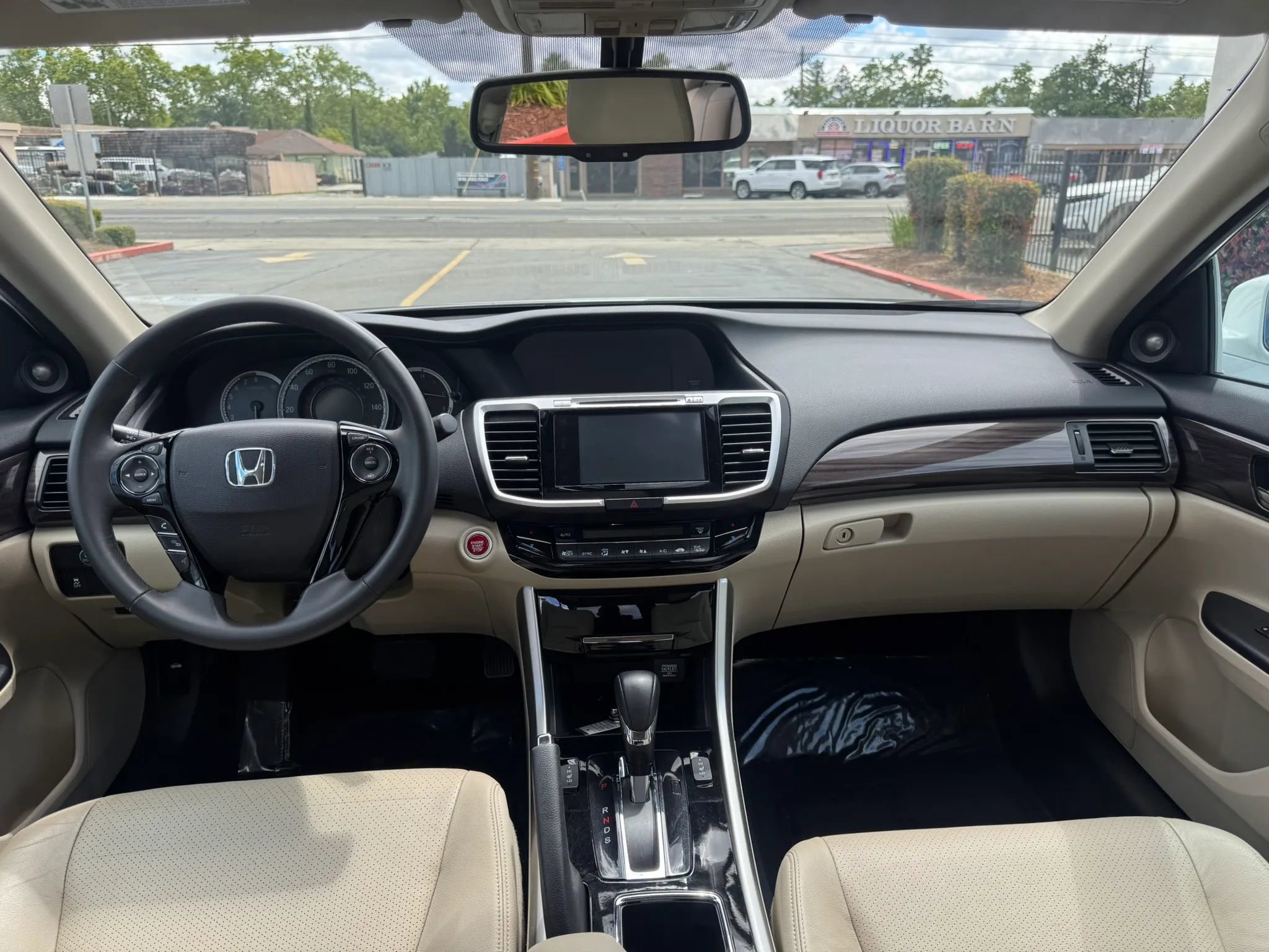 Used 2017 Honda Accord EX-L image 19