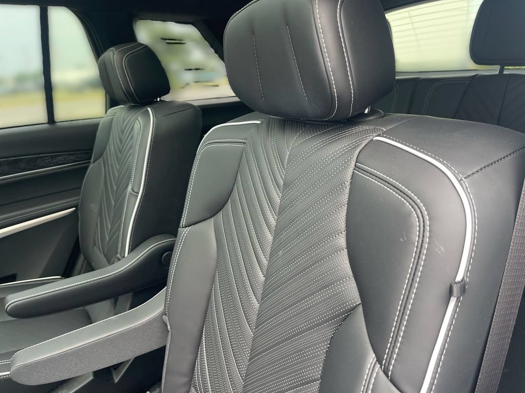 Certified 2026 Cadillac Vistiq Luxury w/ LPO, Floor Liner Package AWD/4WD image 38