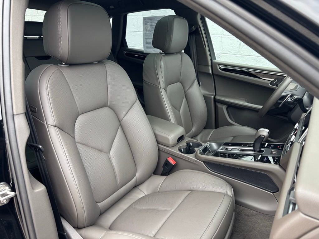 Certified 2026 Porsche Macan image 22