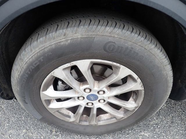 Used 2022 Ford Escape SE w/ Cold Weather Package image 9