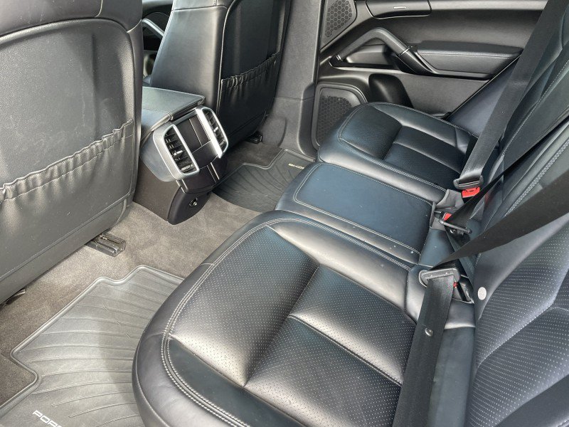 Used 2017 Porsche Cayenne Platinum Edition AWD/4WD image 12