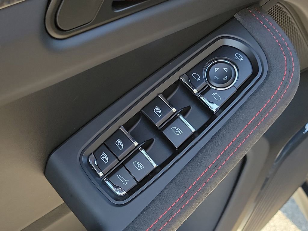 New 2026 Porsche Macan GTS image 26