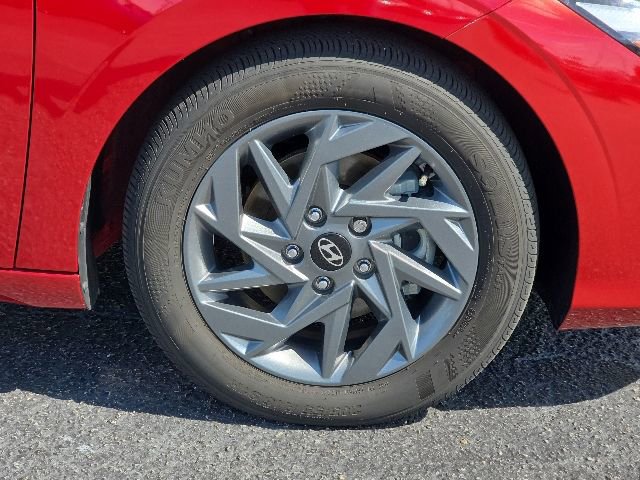 Certified 2024 Hyundai Elantra SEL FWD image 22