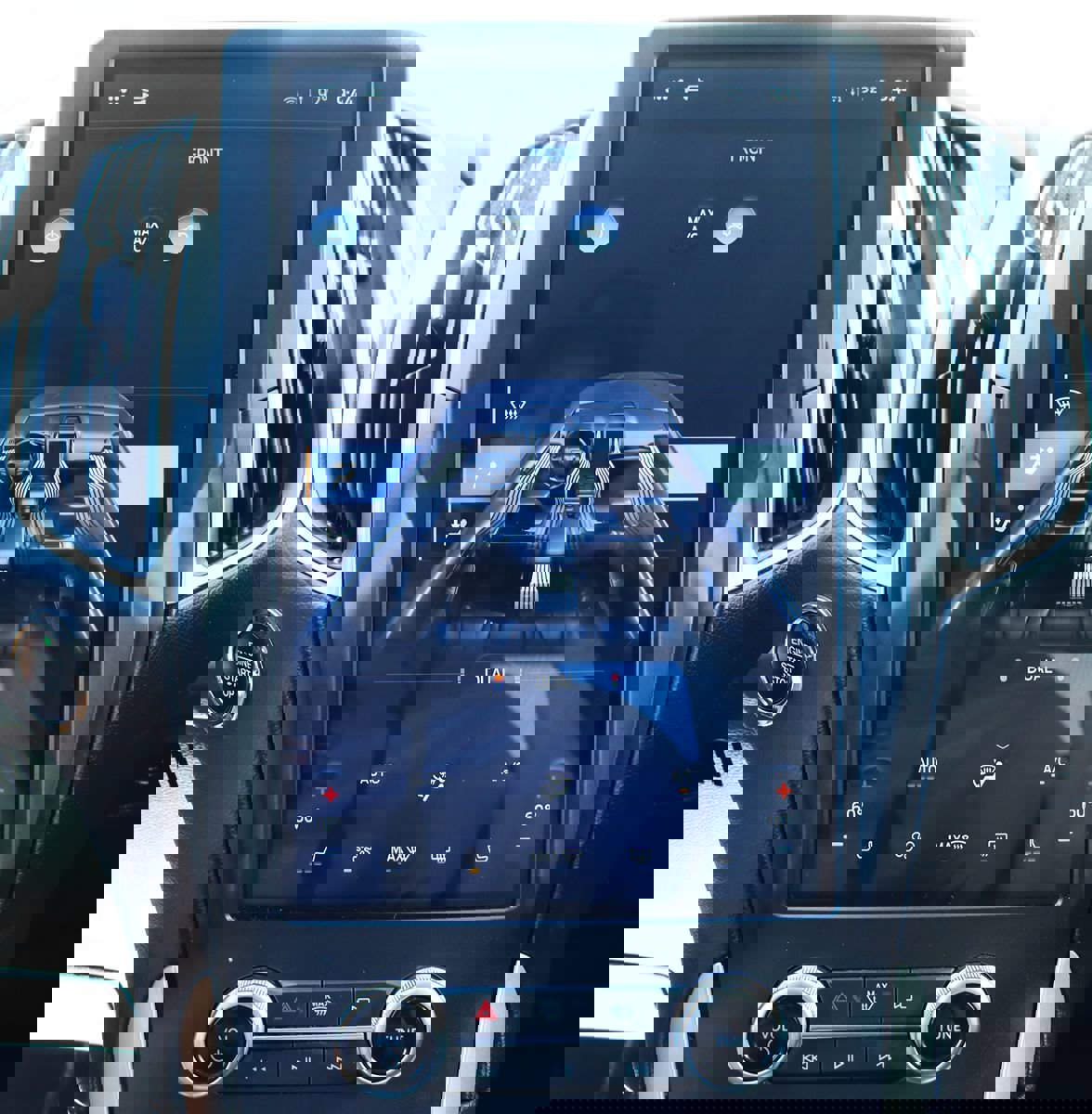 Used 2024 Ford Edge SEL image 51