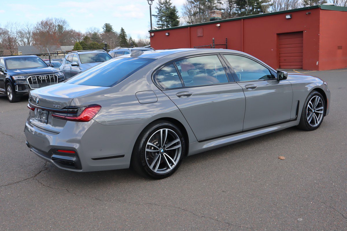Used 2022 BMW 750i xDrive w/ Luxury Rear Seating Package AWD/4WD image 5