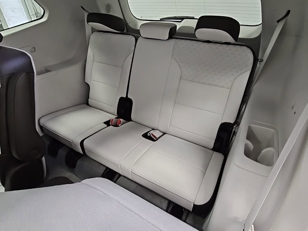 New 2026 GMC Acadia Denali w/ Super Cruise Package image 34