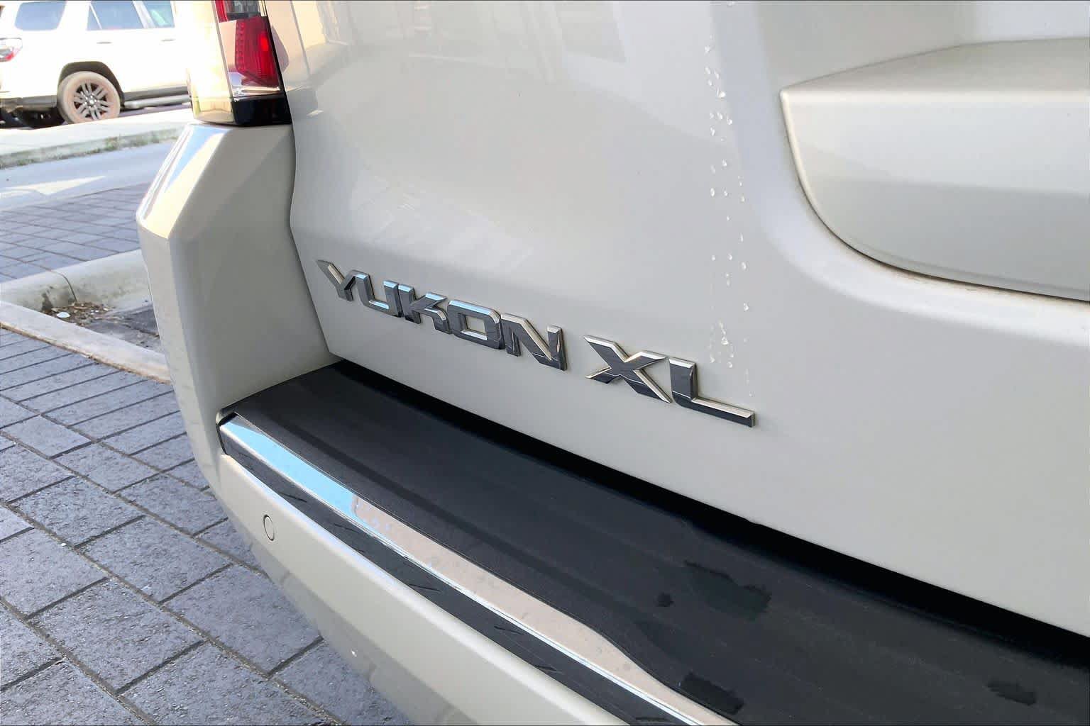 Used 2019 GMC Yukon XL Denali w/ Denali Ultimate Package RWD image 32