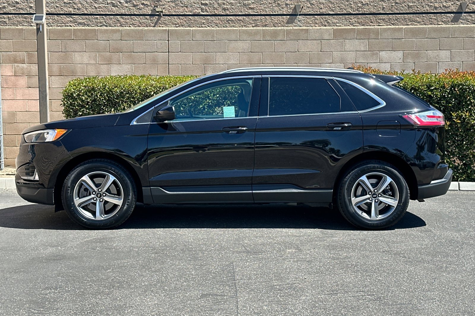 Used 2024 Ford Edge SEL w/ Convenience Package AWD/4WD image 7