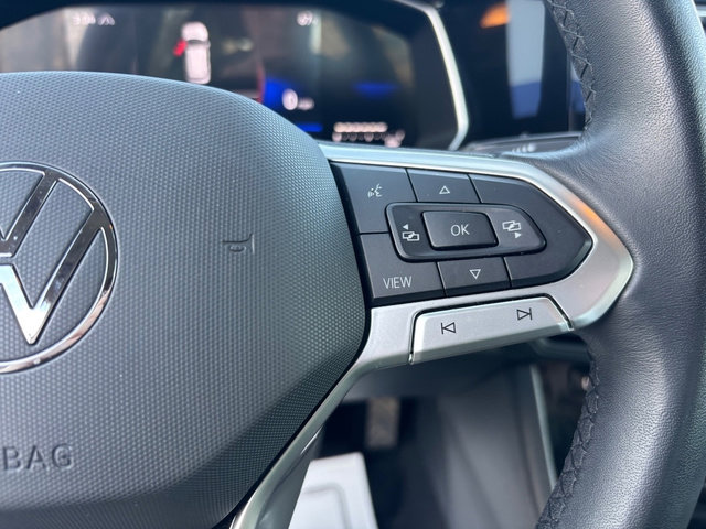 Used 2024 Volkswagen Jetta SE image 16