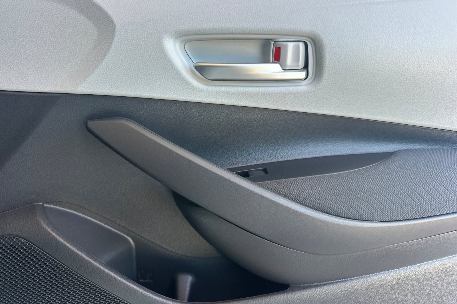 New 2026 Toyota Corolla SE FWD image 19