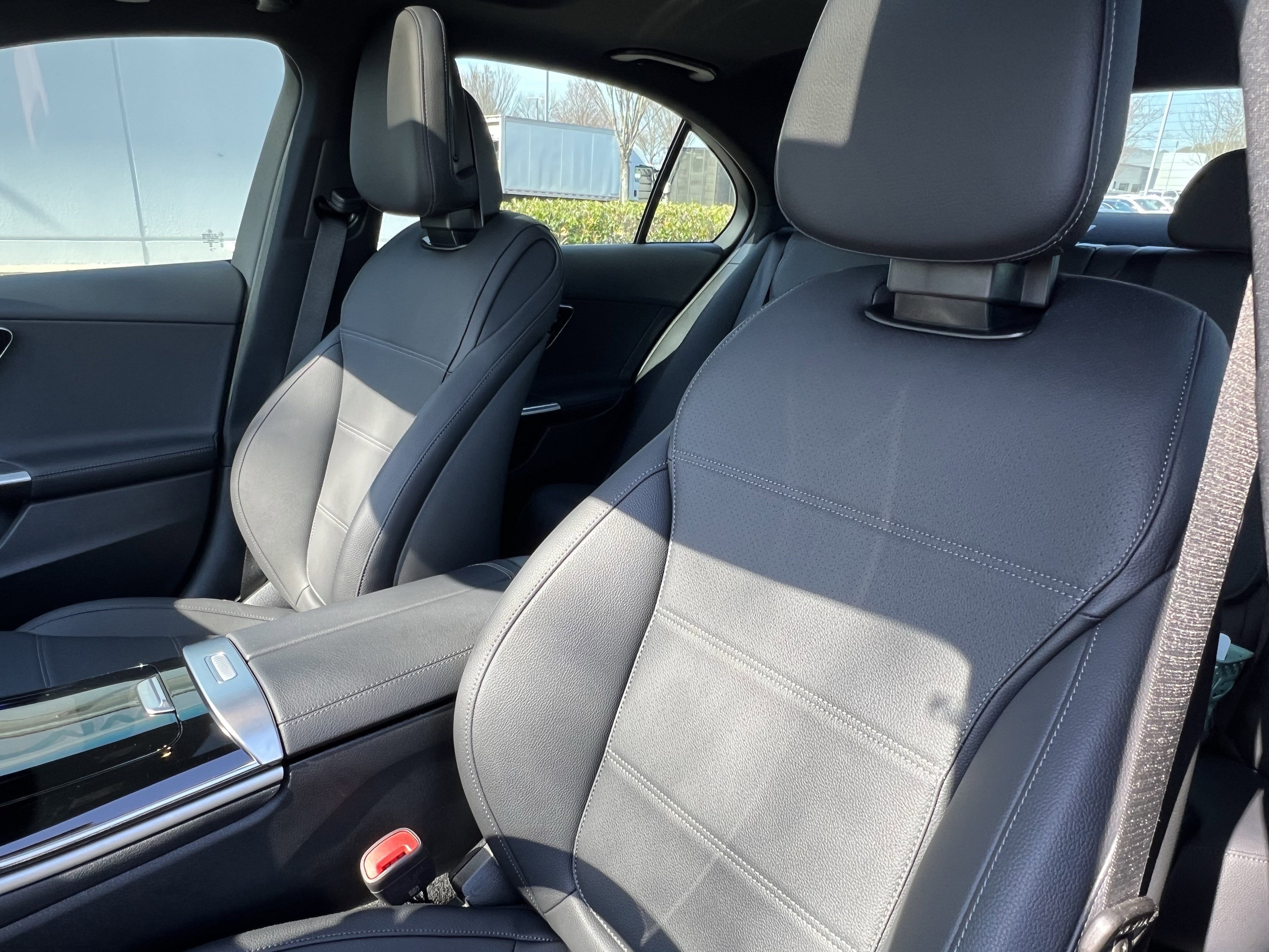 Used 2025 Mercedes-Benz C 300 Sedan image 16