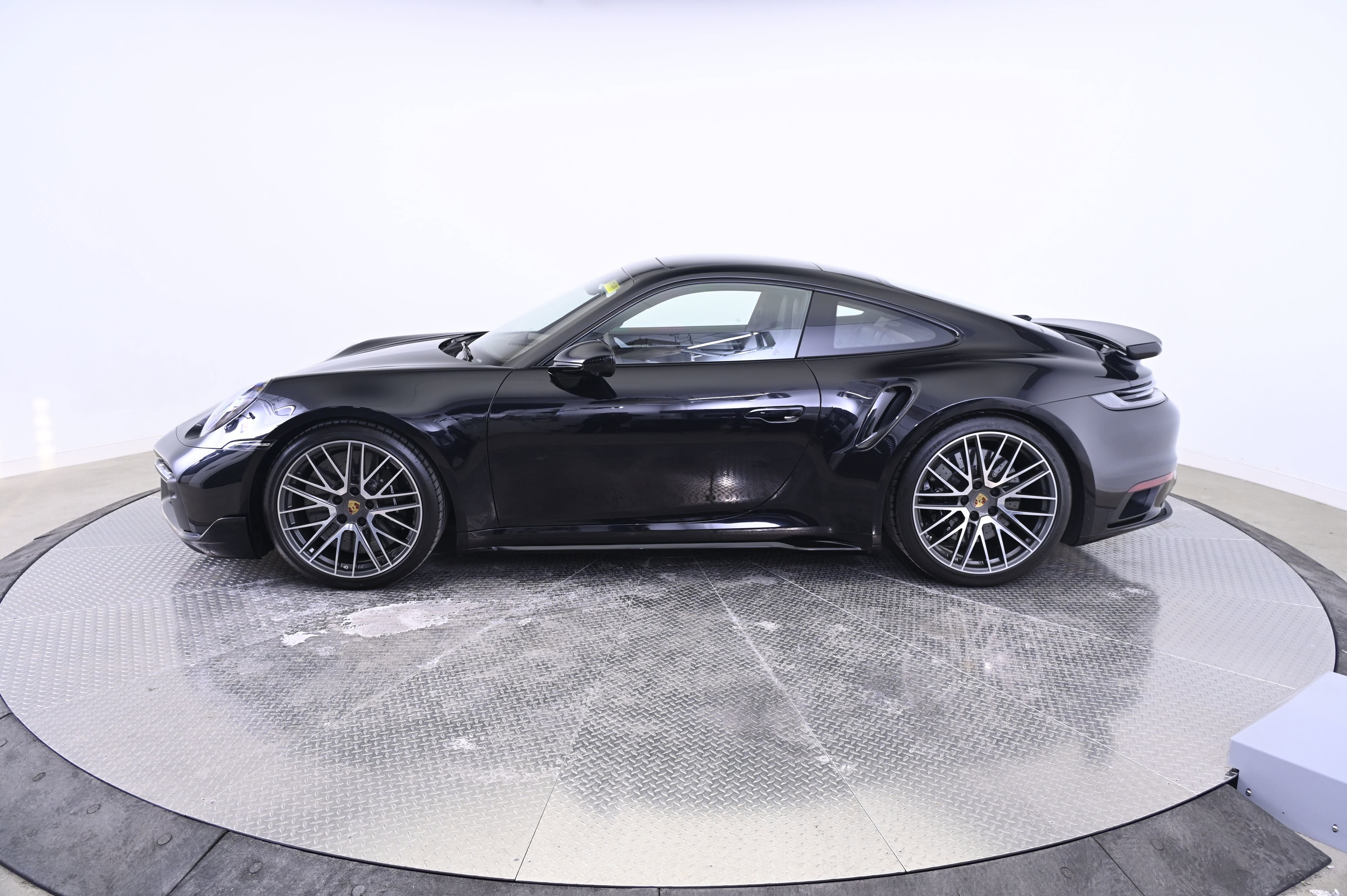Used 2025 Porsche 911 Turbo image 2