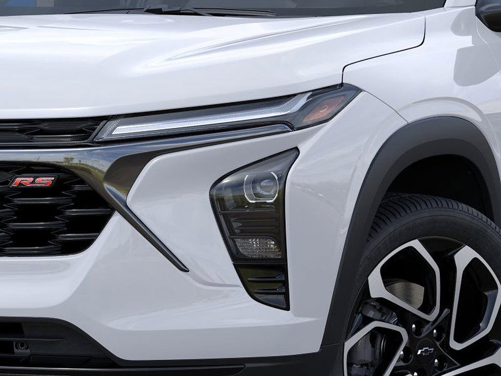 New 2026 Chevrolet Trax RS w/ Sunroof Package FWD image 10