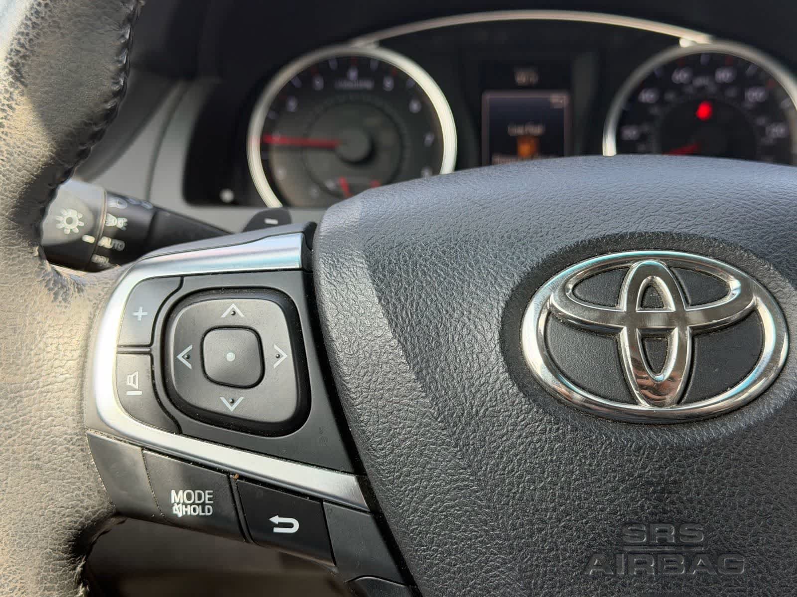 Used 2016 Toyota Camry SE FWD image 16