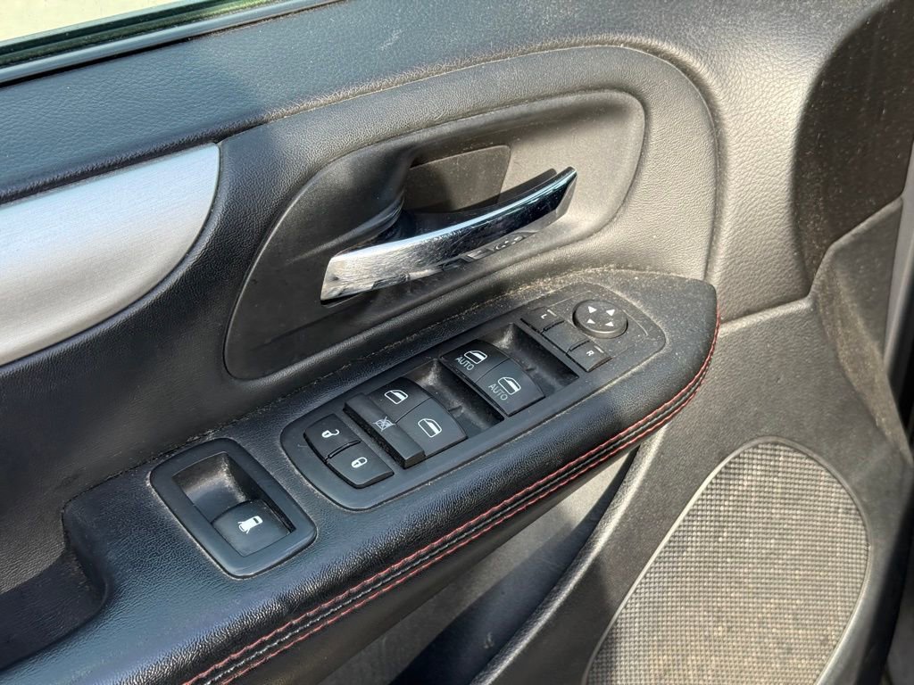 Used 2017 Dodge Grand Caravan GT w/ Safety Sphere Group FWD image 11
