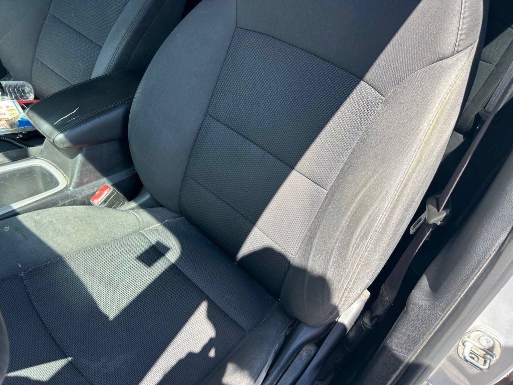 Used 2017 Chevrolet Cruze LS FWD image 6