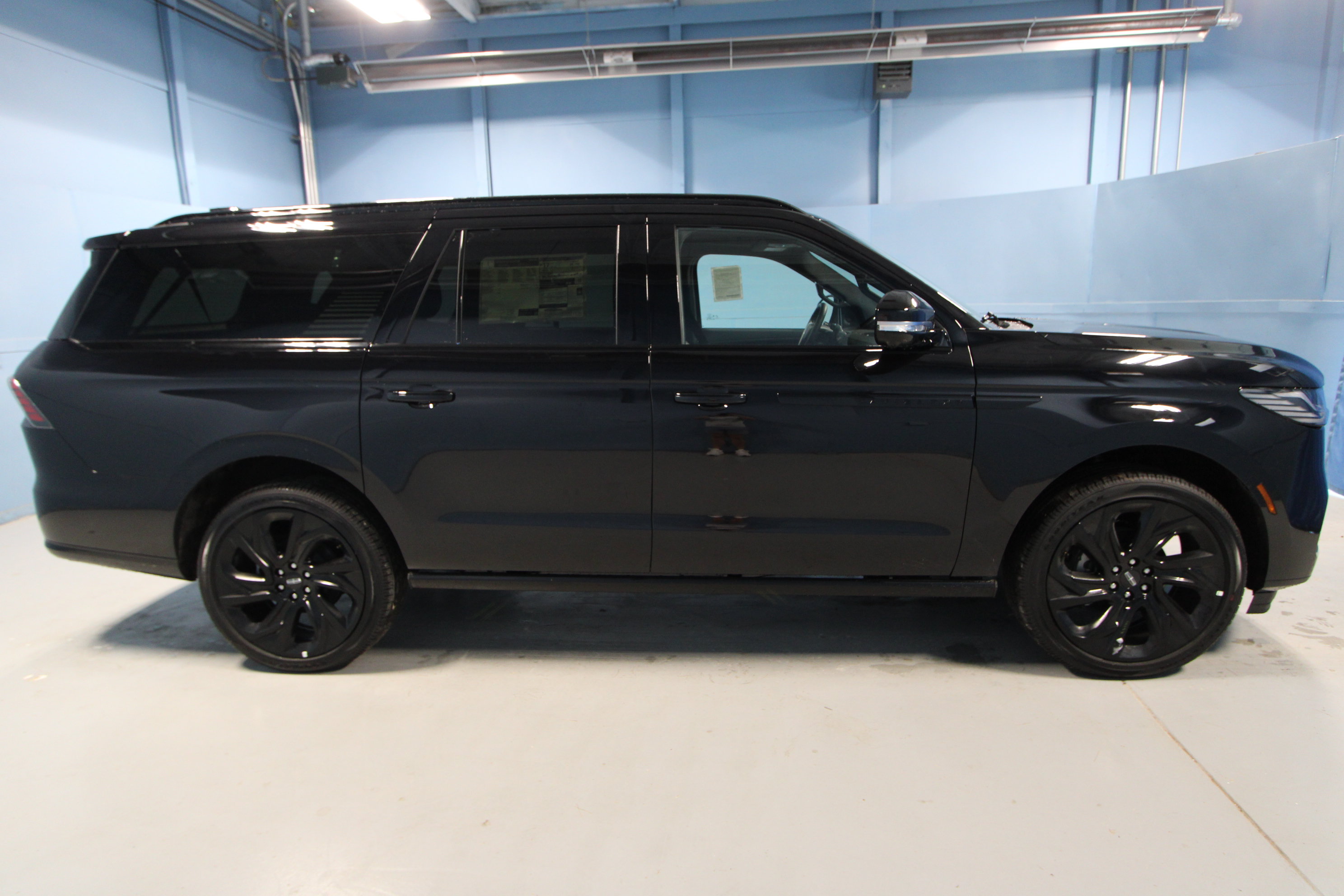 New 2027 Lincoln Navigator L Reserve w/ Jet Appearance Package AWD/4WD image 36