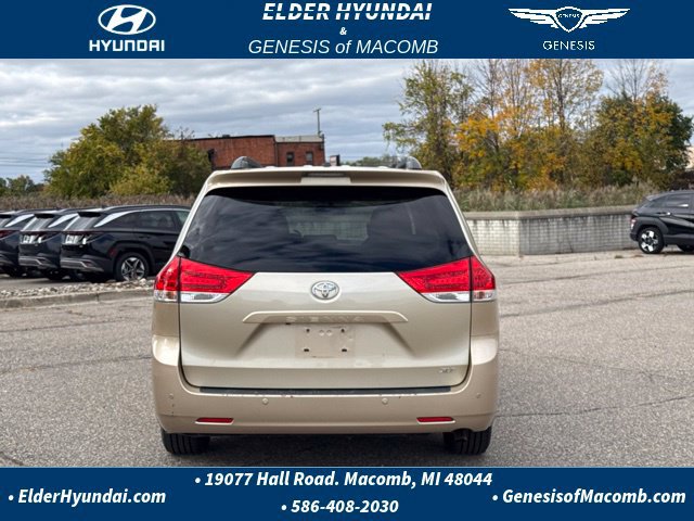Used 2014 Toyota Sienna XLE FWD image 4