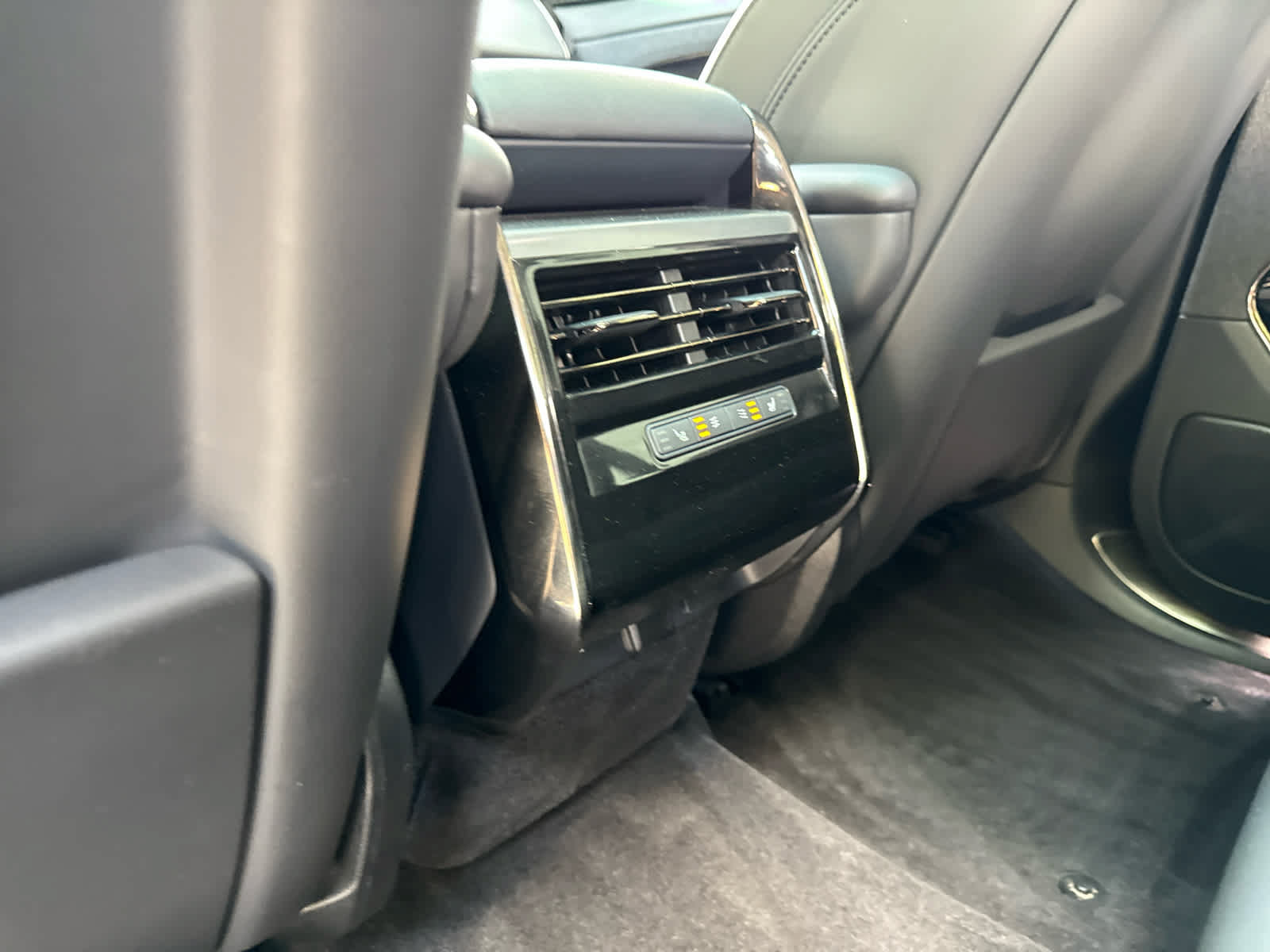 Certified 2024 Land Rover Range Rover Sport SE AWD/4WD image 16