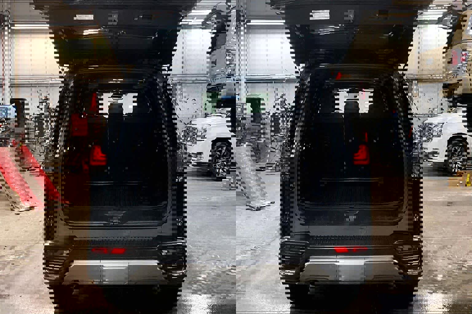 Used 2025 Lexus LX 600 4WD w/ Luxury Package image 31