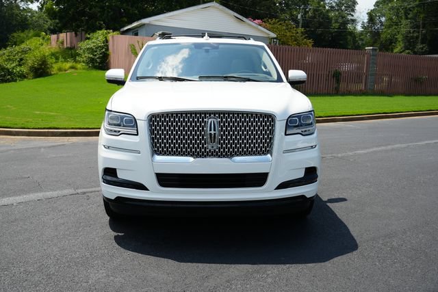 Used 2024 Lincoln Navigator Reserve AWD/4WD image 2