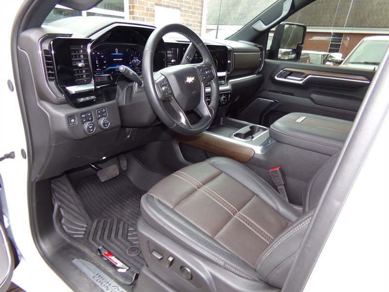 Used 2024 Chevrolet Silverado 2500 High Country w/ High Country Premium Package image 39