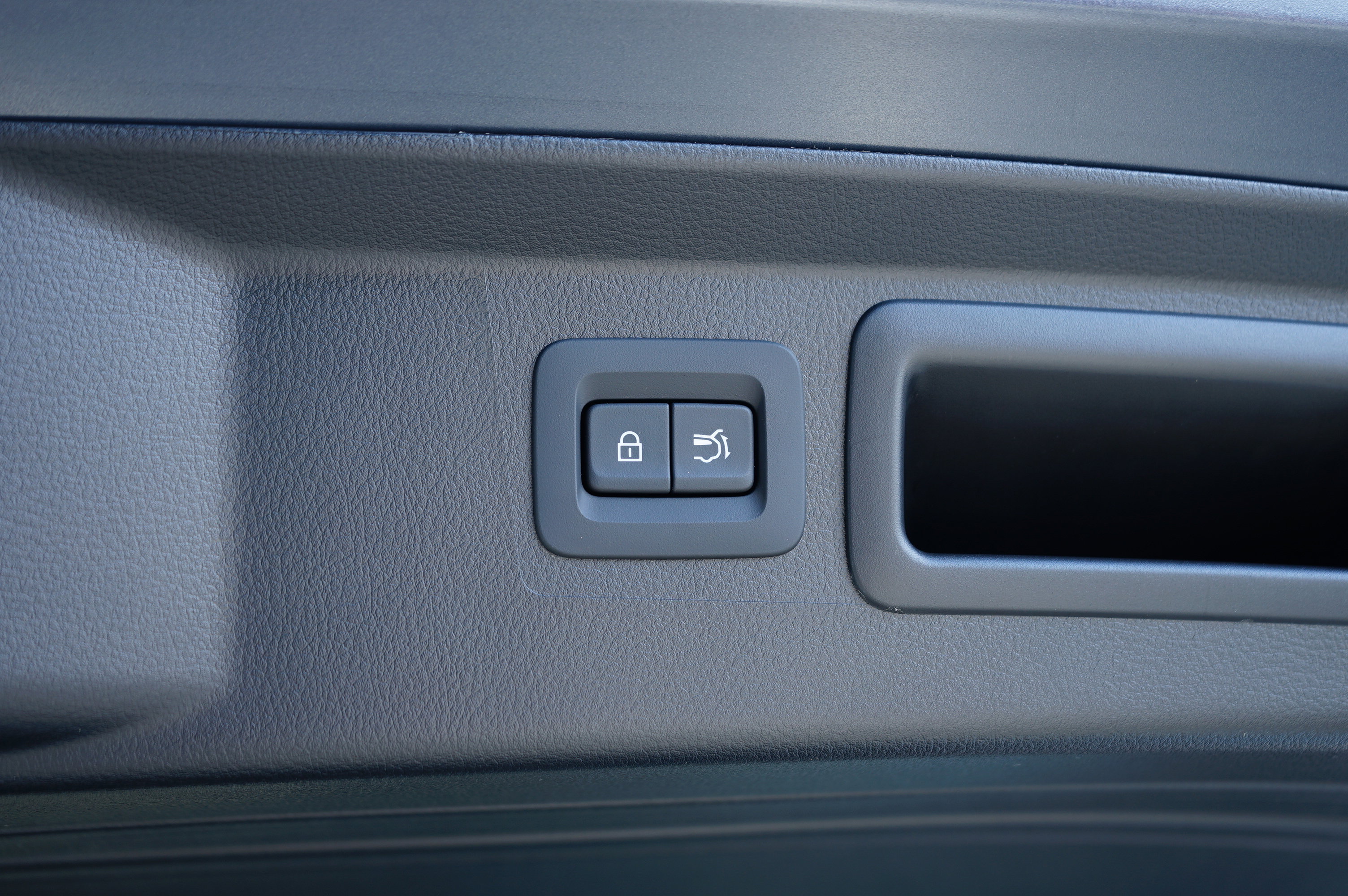 Certified 2025 MAZDA CX-50 2.5 Hybrid w/ Premium Plus Pkg image 12