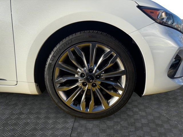 Used 2020 Kia Cadenza Limited image 9