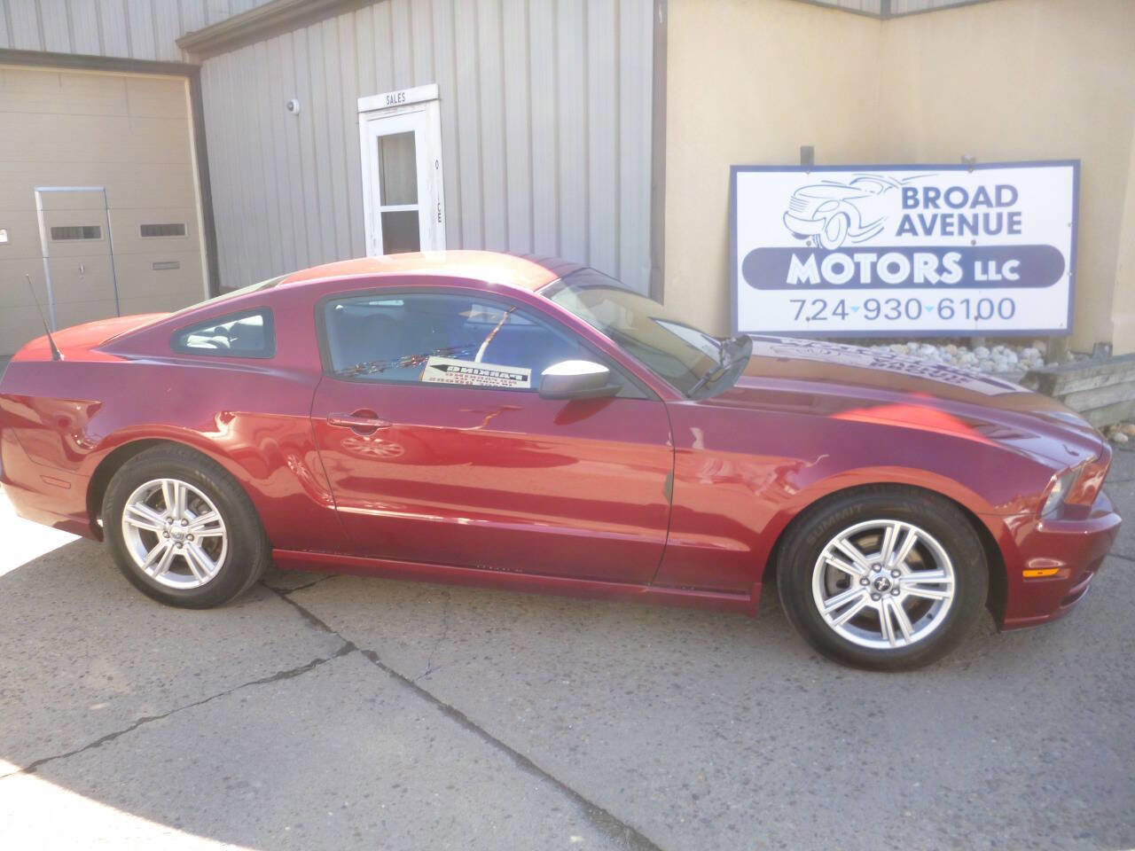 Used 2014 Ford Mustang V6 2dr Fastback w/ Equipment Group 102A image 1