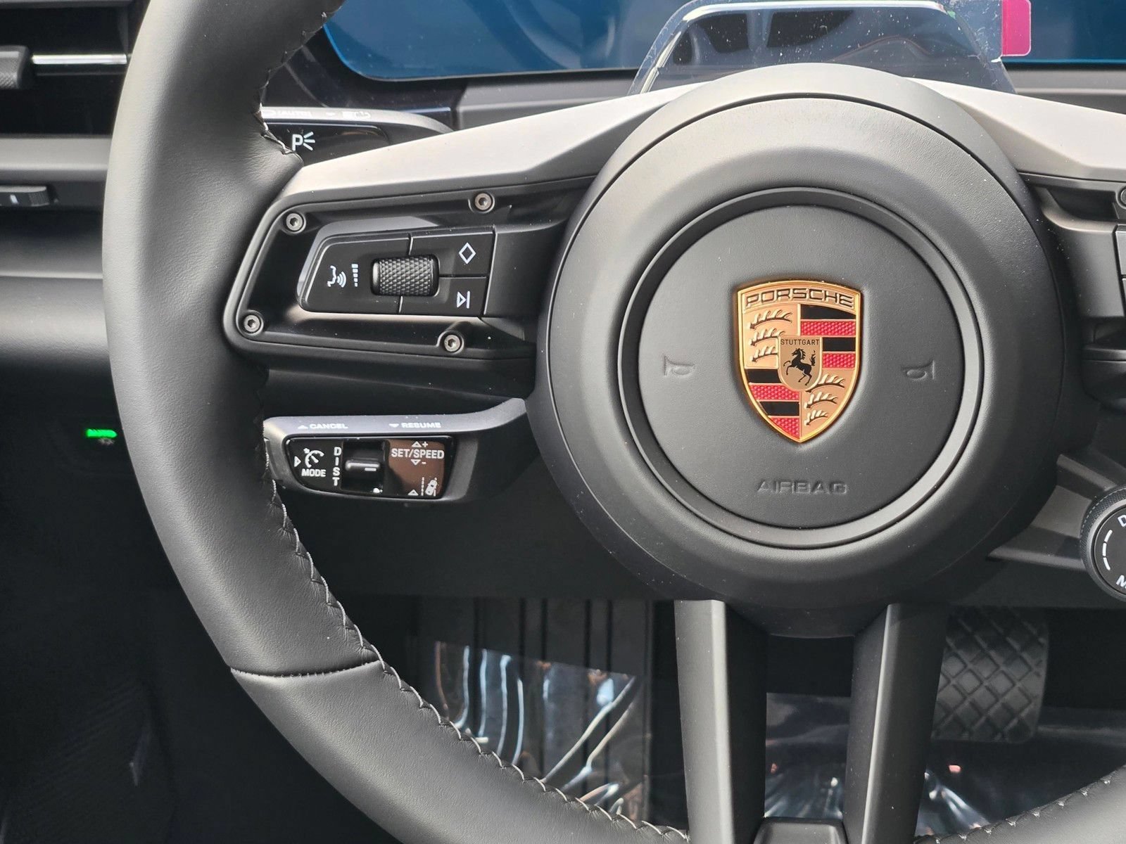 New 2026 Porsche Macan 4 Electric AWD/4WD image 17