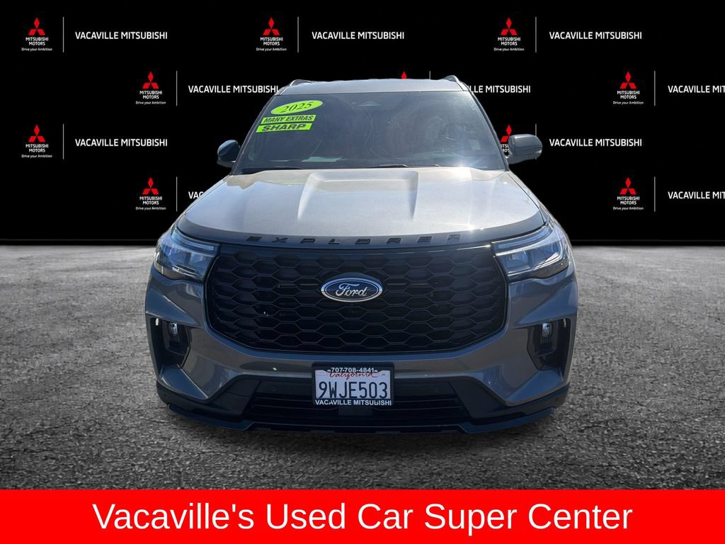 Used 2025 Ford Explorer ST-Line w/ ST-Line Street Pack AWD/4WD image 8