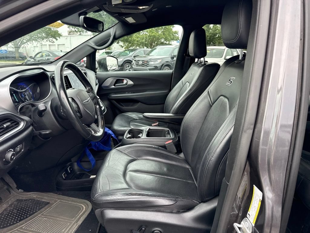 Used 2019 Chrysler Pacifica Touring-L Plus w/ S Appearance Package FWD image 14