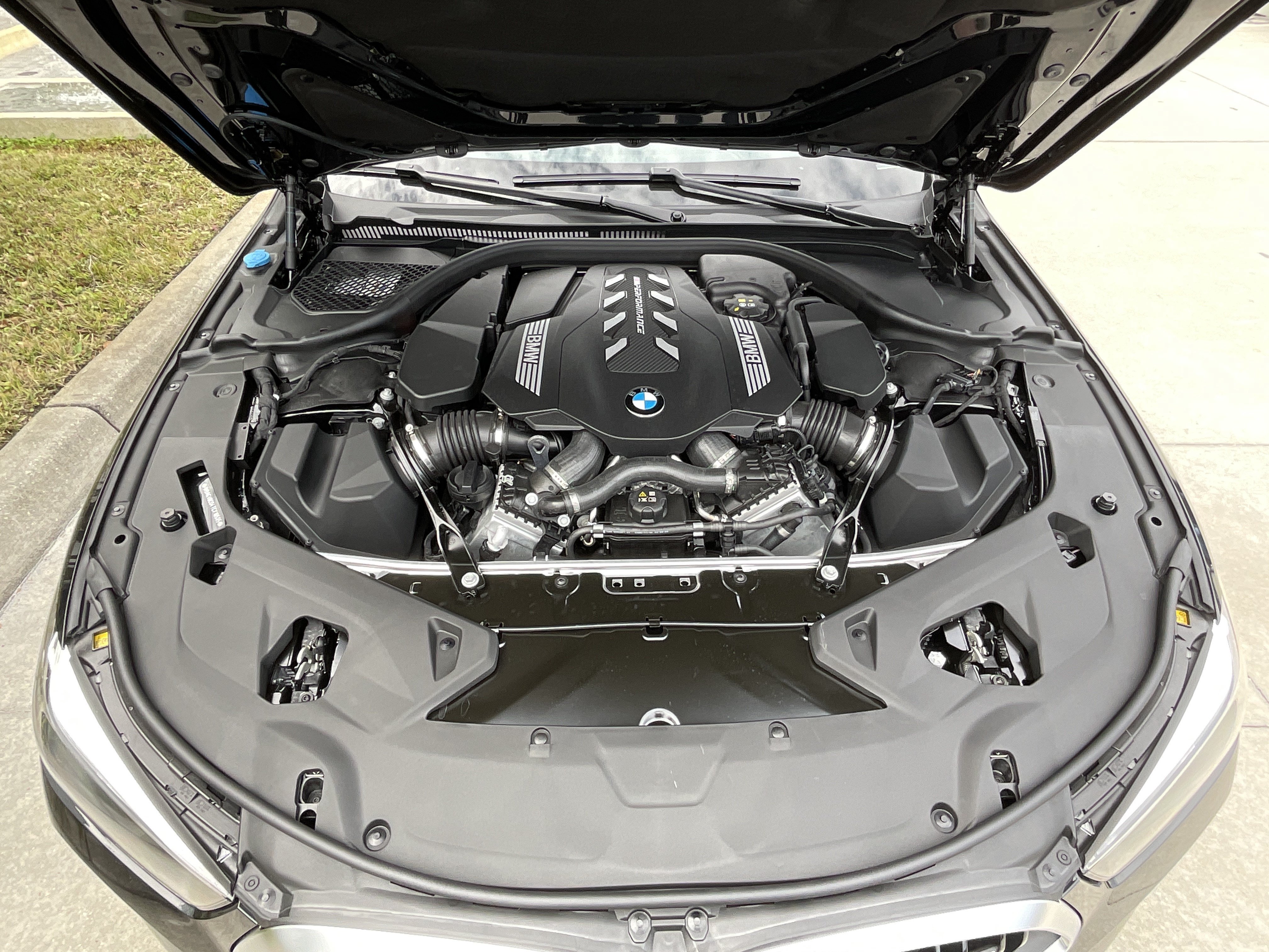New 2026 BMW M850i xDrive w/ M Carbon Exterior Package AWD/4WD image 35