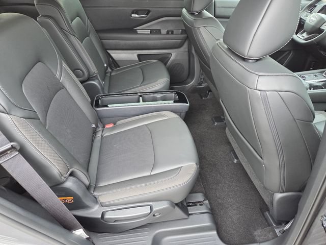 New 2026 Nissan Pathfinder SL w/ SL Premium Package AWD/4WD image 21