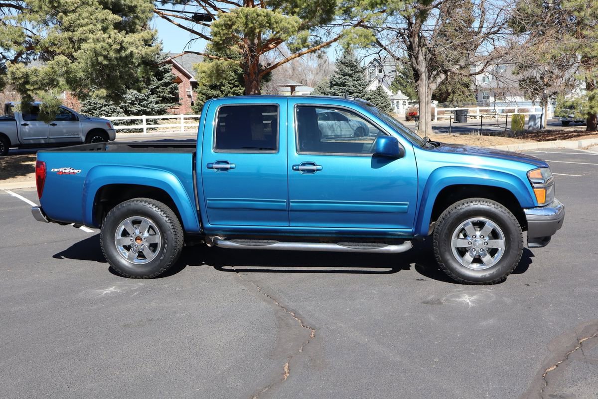 Used 2011 GMC Canyon SLE image 2