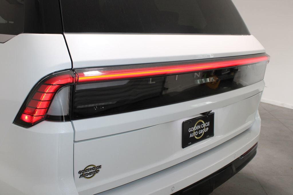 New 2026 Lincoln Navigator Premier AWD/4WD image 59