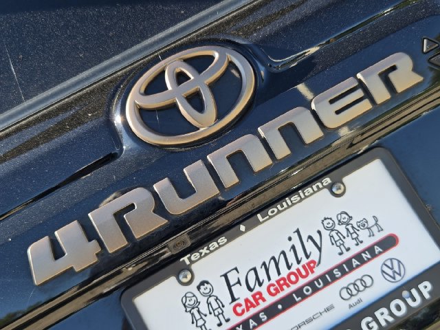 Used 2023 Toyota 4Runner 40th Anniversary SE AWD/4WD image 9