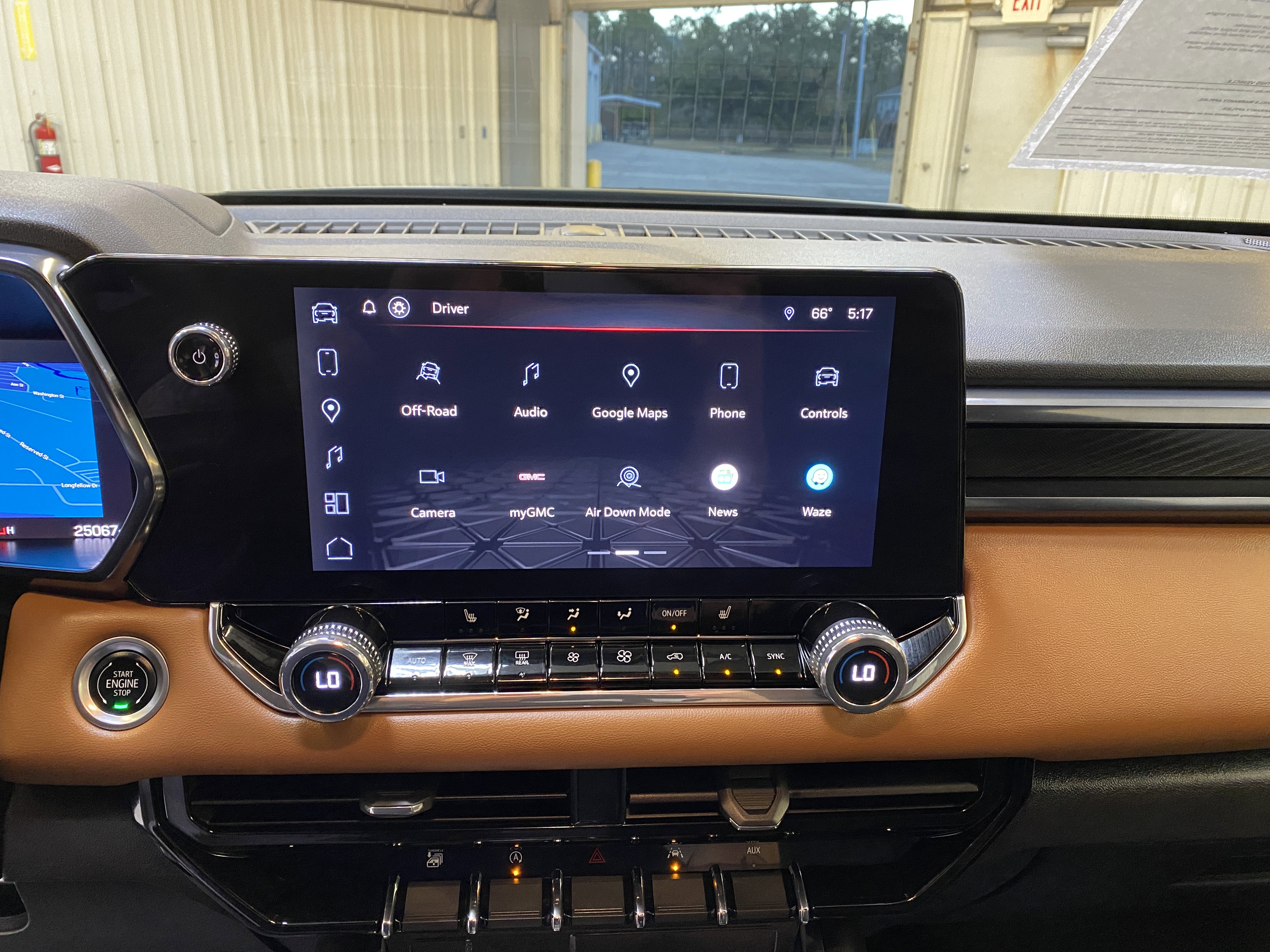 Used 2024 GMC Canyon AT4 image 36