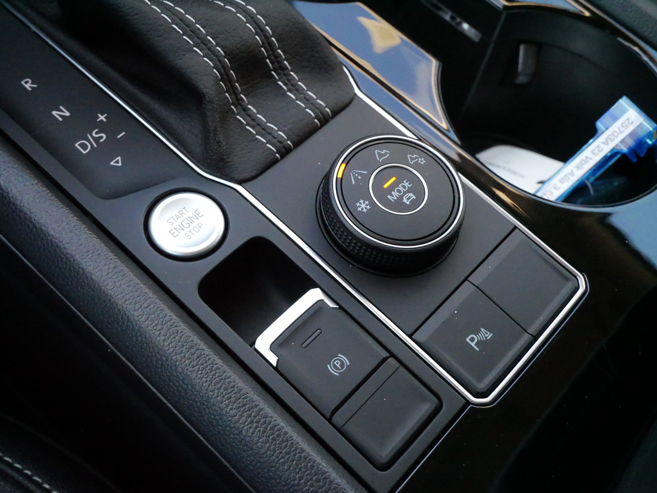 Certified 2023 Volkswagen Atlas SEL R-Line image 28