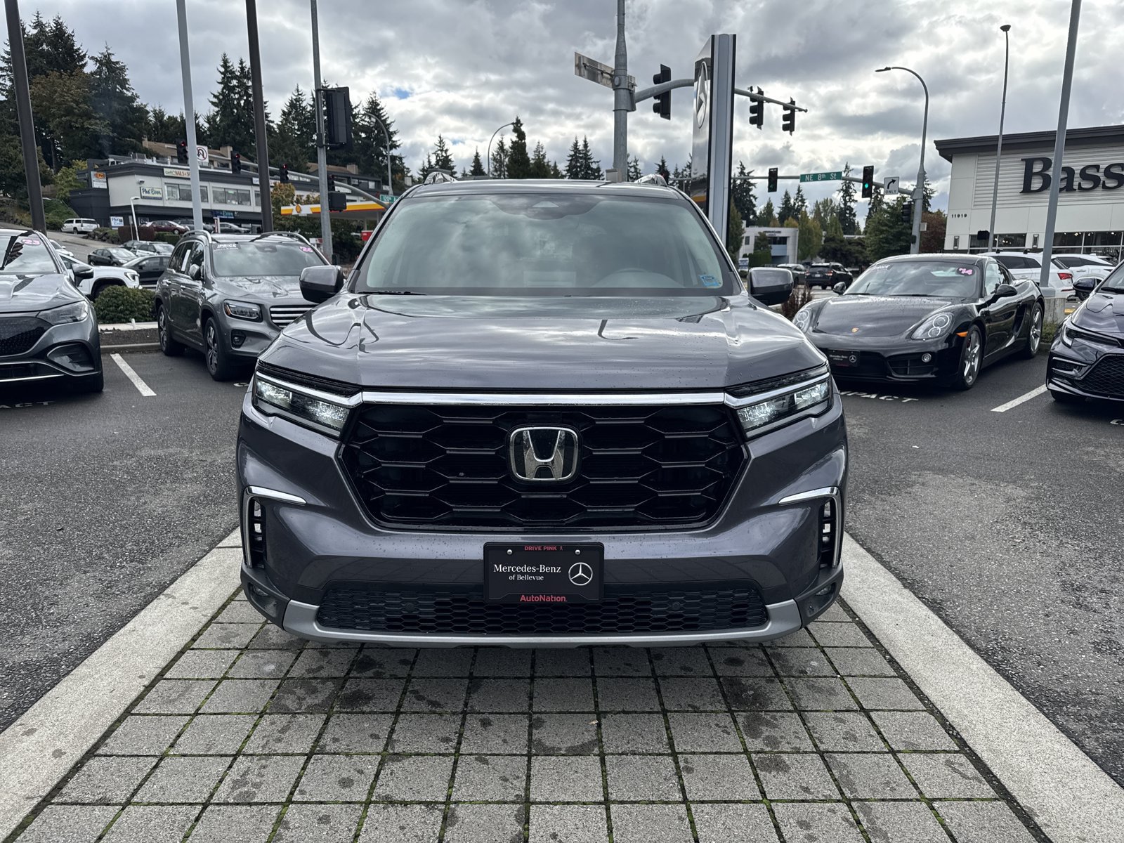 Used 2023 Honda Pilot Touring image 2