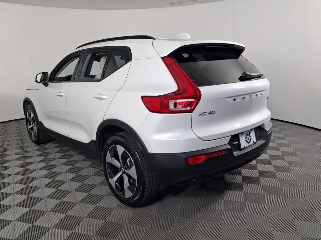 Certified 2026 Volvo XC40 B5 Plus AWD/4WD image 16