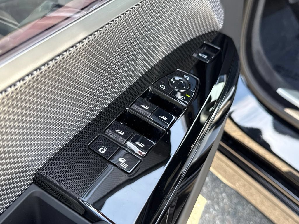 Certified 2024 BMW i7 eDrive50 w/ M Sport Package RWD image 19