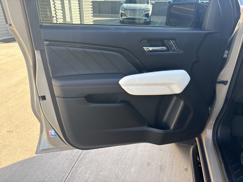 Used 2024 GMC Canyon AT4X image 10