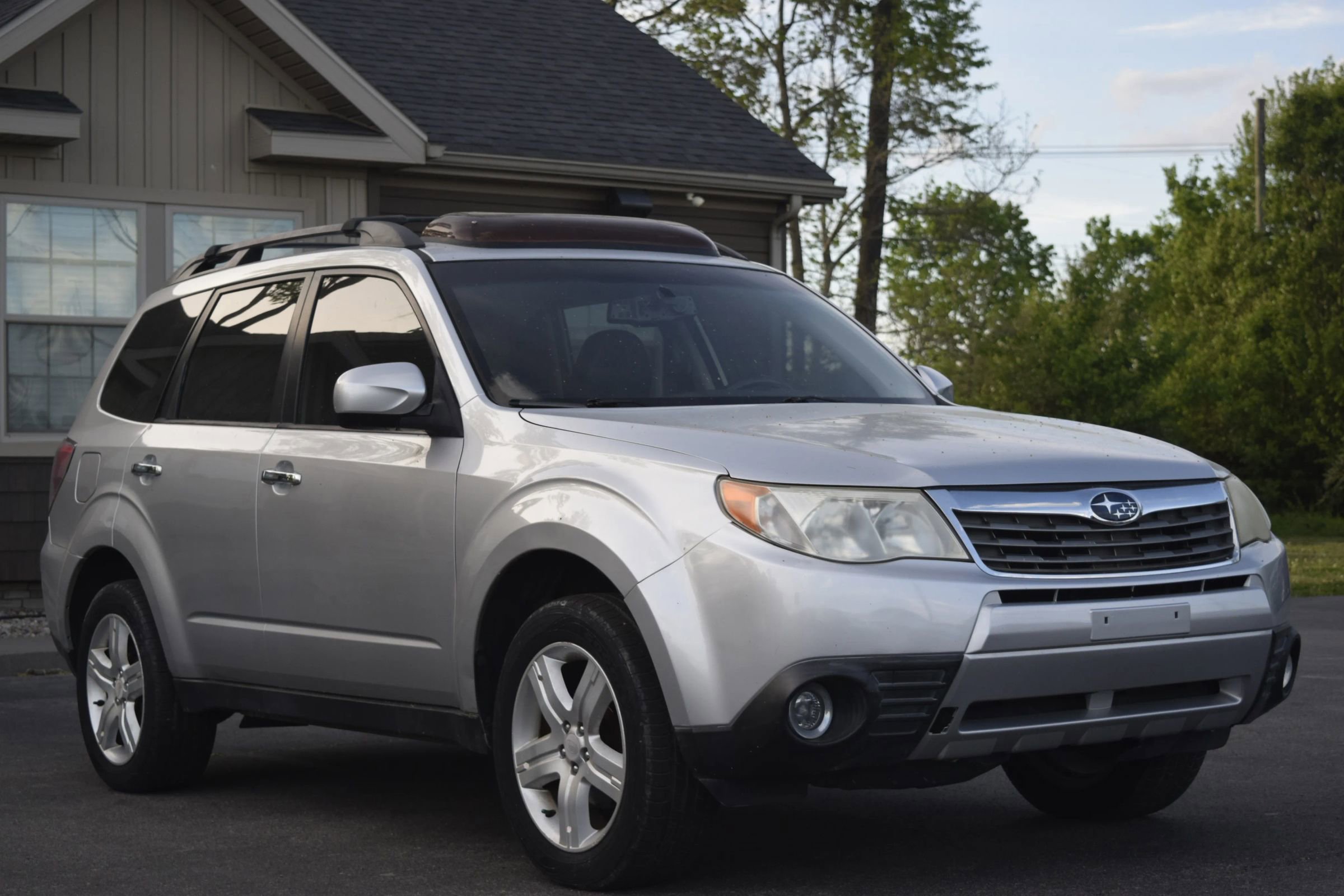 Used 2010 Subaru Forester 2.5X Limited image 4