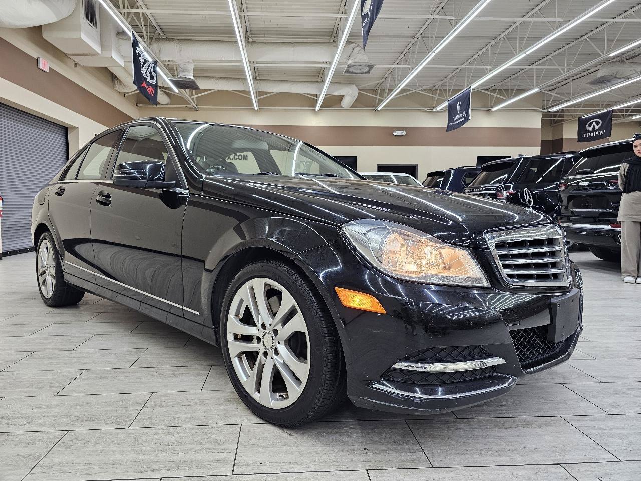 Used 2013 Mercedes-Benz C 300 4MATIC Sedan w/ Multimedia Pkg image 4