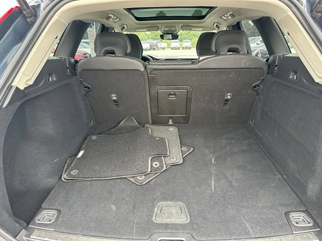 Used 2025 Volvo XC60 B5 Plus AWD/4WD image 8