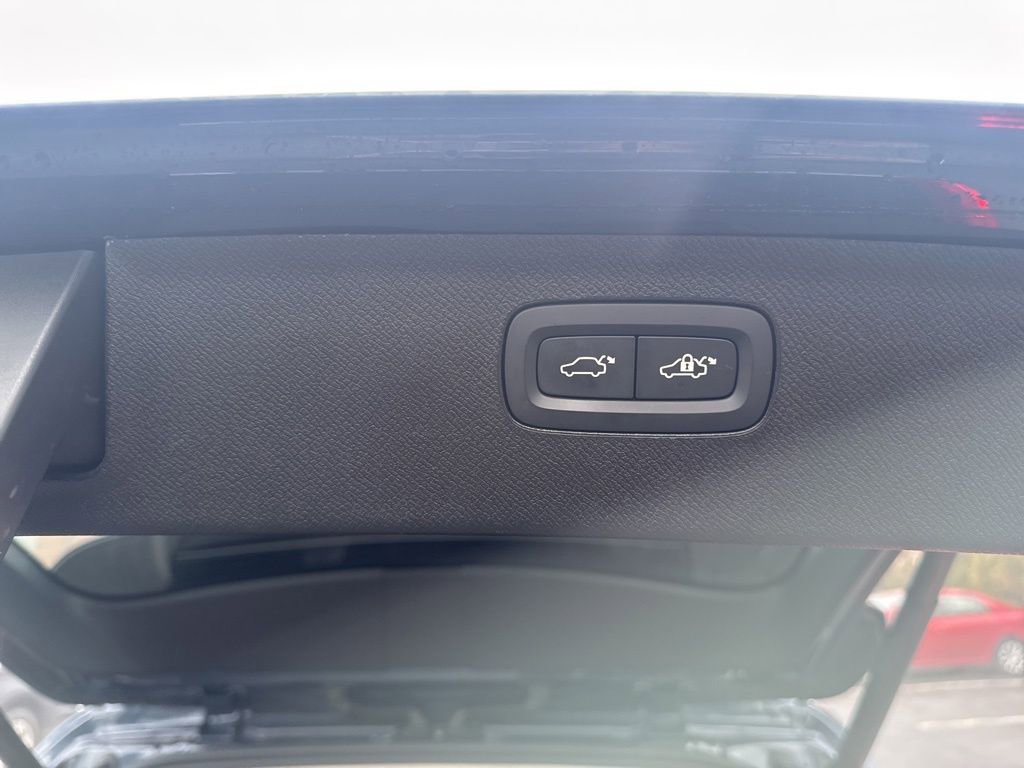 Used 2025 Volvo XC90 B5 Plus w/ Protection Package Premier image 41