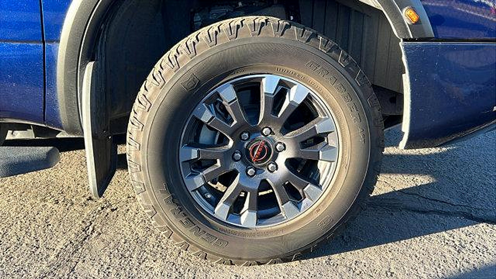 Used 2023 Nissan Titan PRO-4X w/ Pro-4x Convenience Package image 2