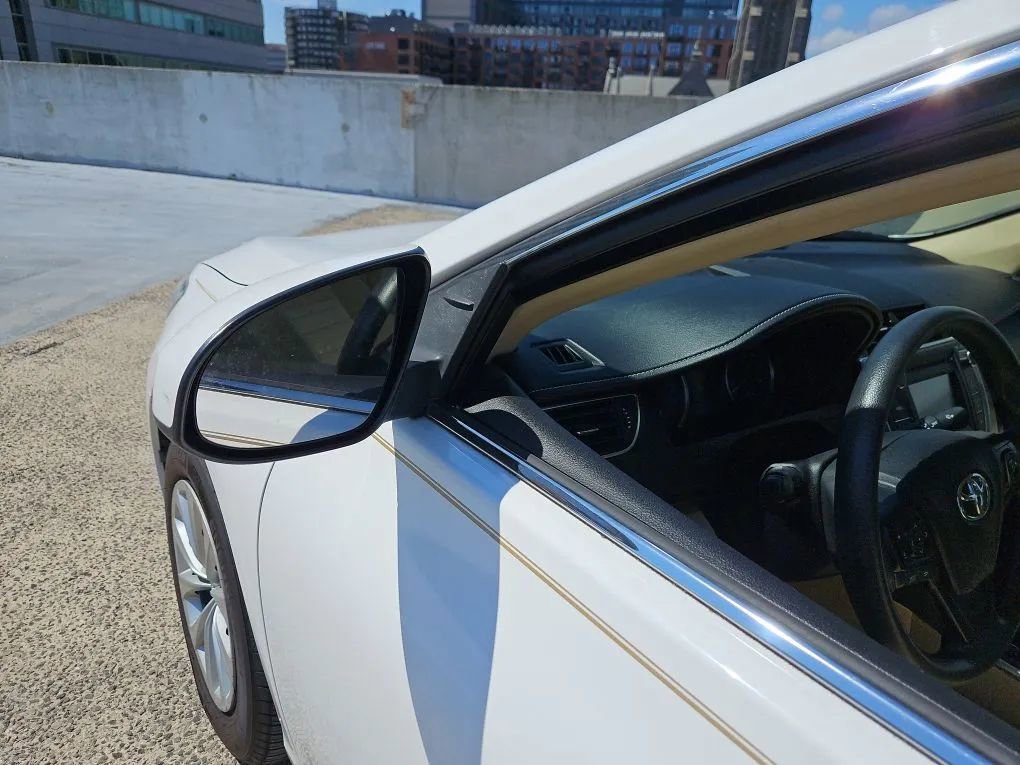 Used 2017 Toyota Camry LE image 17