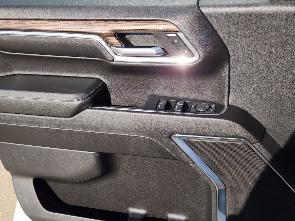 Used 2024 Chevrolet Silverado 1500 LT image 29